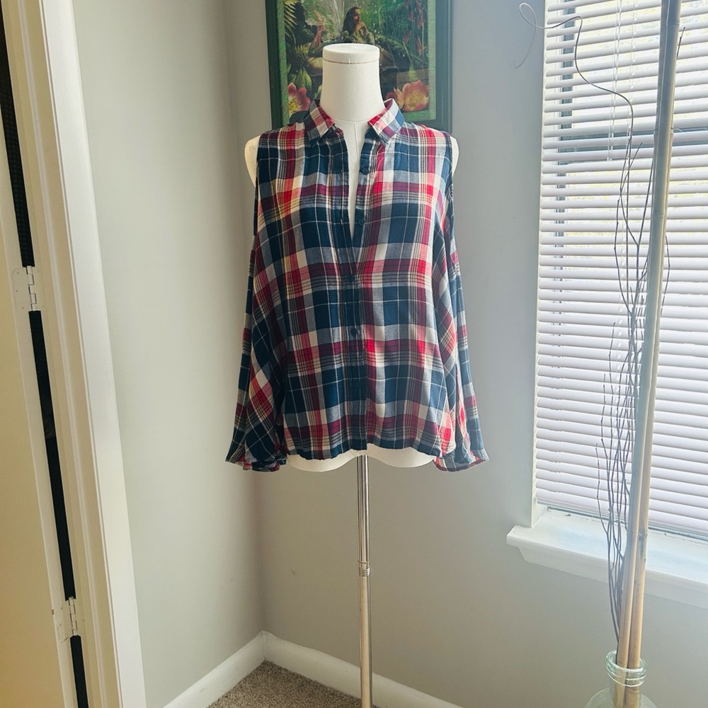❤️💙Express Red and Blue Plaid Sleeveless Blouse ✨ COLD SHOULDER ✨